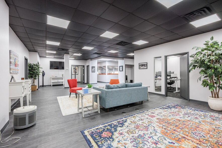 550 E Main St, Rochester, NY for lease - Building Photo - Image 1 of 15