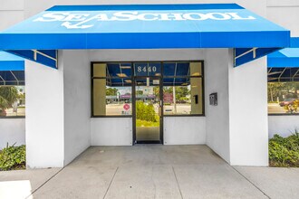 8440 4th St N, Saint Petersburg, FL for lease Interior Photo- Image 2 of 31