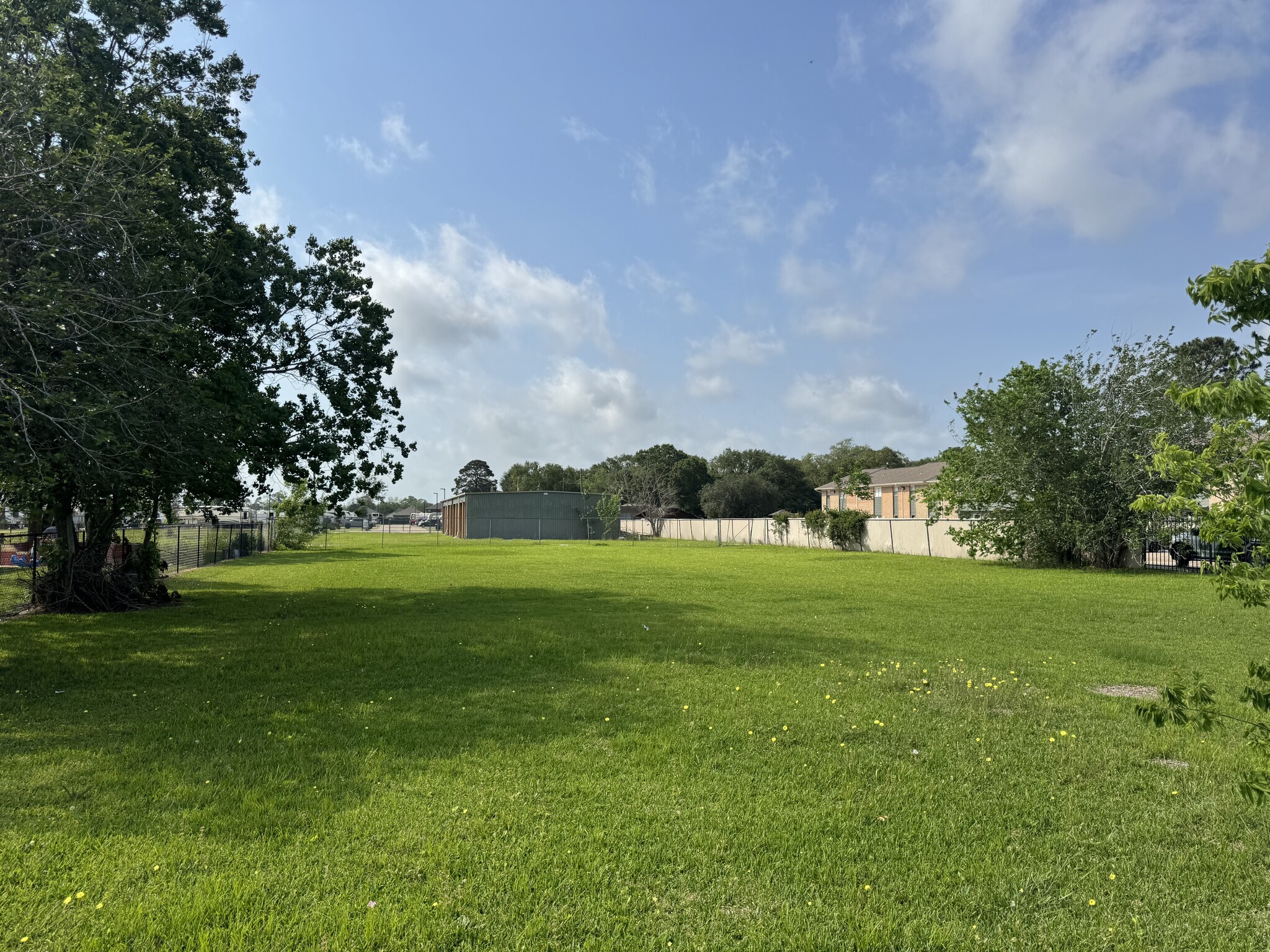2519 Nelson Rd, Alvin, TX for lease Primary Photo- Image 1 of 4