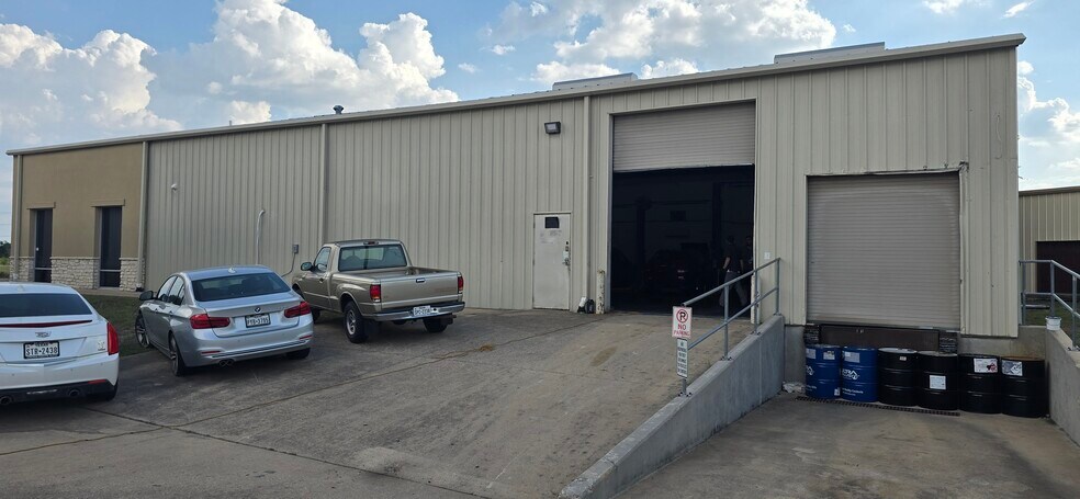 2550 E Old Settlers Blvd, Round Rock, TX à louer - Photo du bâtiment - Image 2 de 6