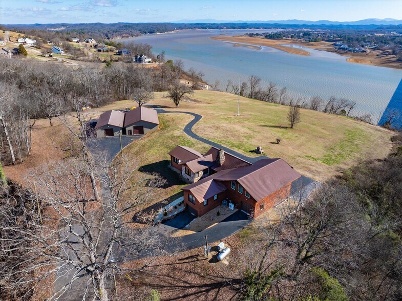 260 Highway 113, White Pine, TN à vendre - Photo du bâtiment - Image 2 de 71