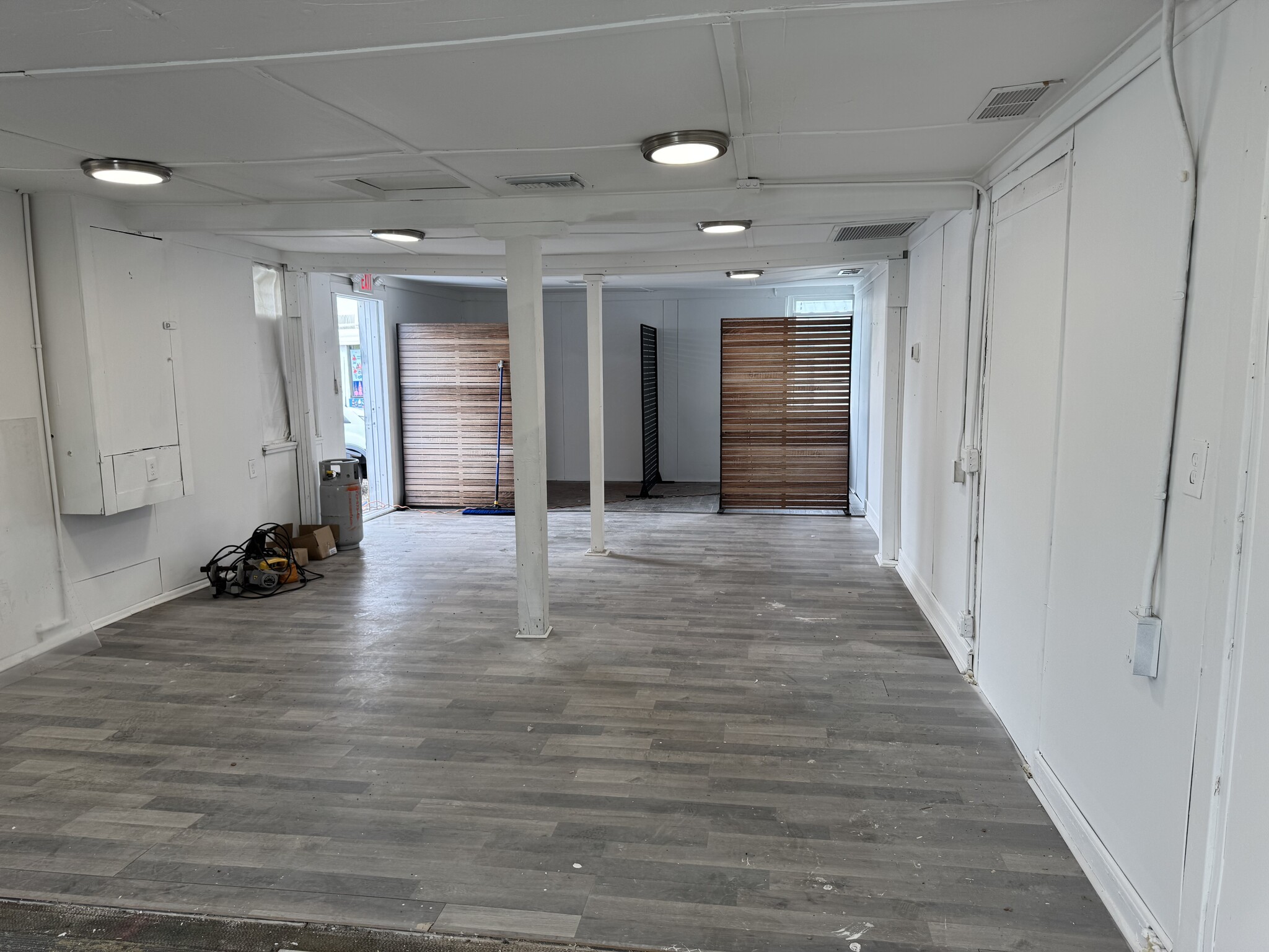 208 4th St, Fort Myers, FL for lease Interior Photo- Image 1 of 1