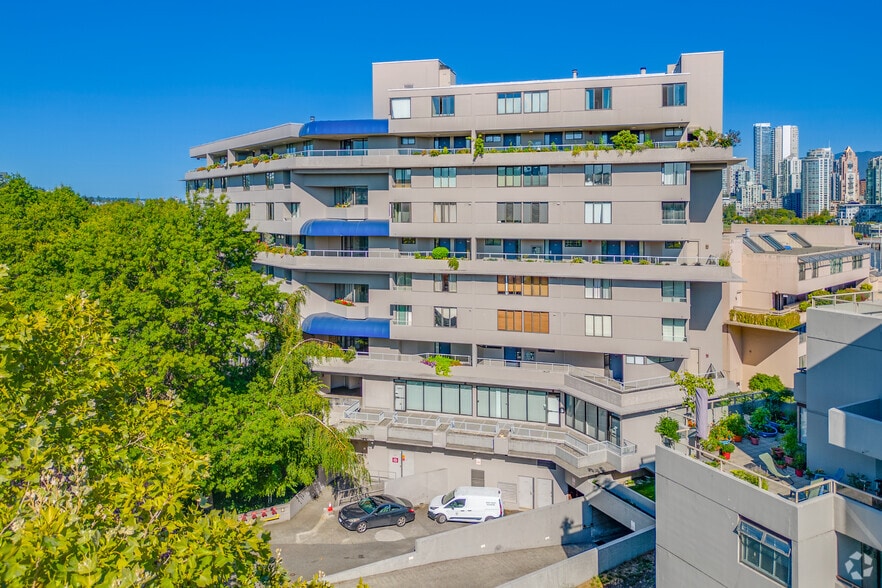 666 Leg In Boot Sq, Vancouver, BC for lease - Building Photo - Image 2 of 11