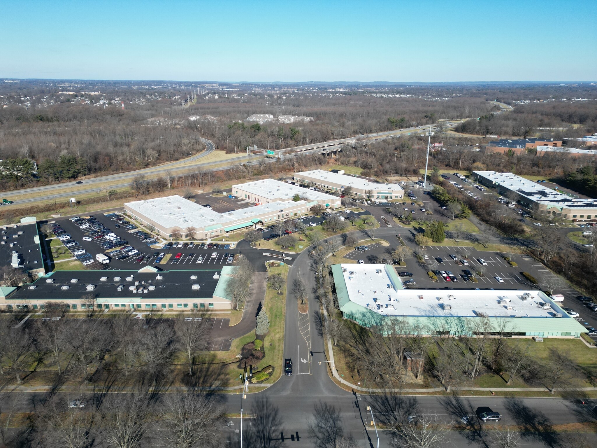 800-880 Town Center Dr, Langhorne, PA for lease Building Photo- Image 1 of 14