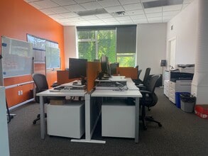 2400 Dollarton Hwy, North Vancouver, BC à louer Photo intérieure- Image 1 de 14