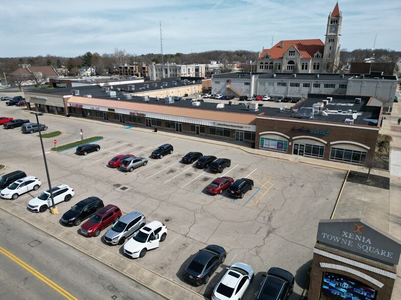 138 Xenia Towne Sq, Xenia, OH for lease - Primary Photo - Image 1 of 11