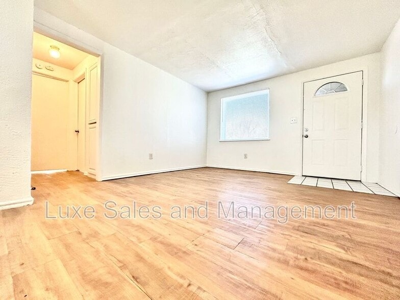 1700 Karen Dr, Del City, OK for sale - Building Photo - Image 2 of 22