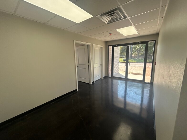 1605 Cottonwood, Bay City, TX for sale - Building Photo - Image 3 of 11