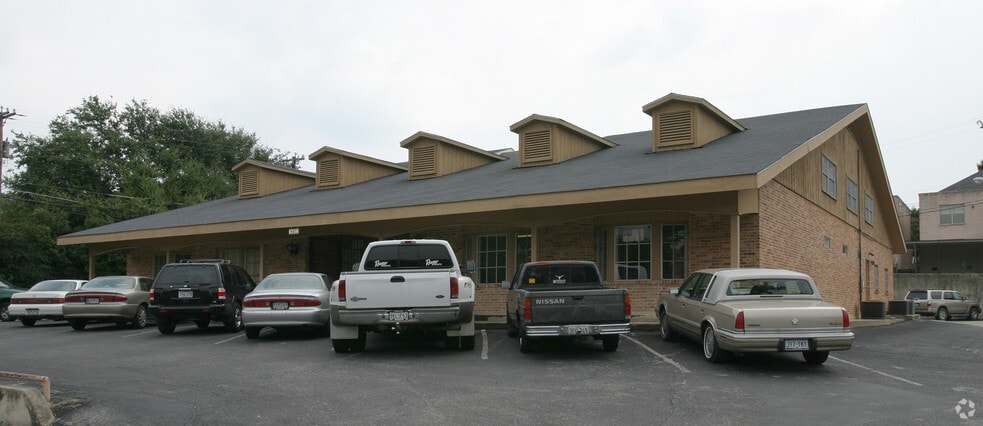 6714 N New Braunfels Ave, San Antonio, TX à louer - Photo du bâtiment - Image 2 de 5