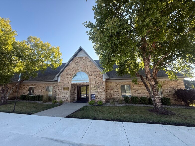 2240 E Hill Rd, Grand Blanc, MI for lease - Building Photo - Image 1 of 12