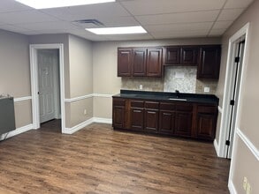 6935 E 12th St, Tulsa, OK à louer Photo du bâtiment- Image 1 de 10