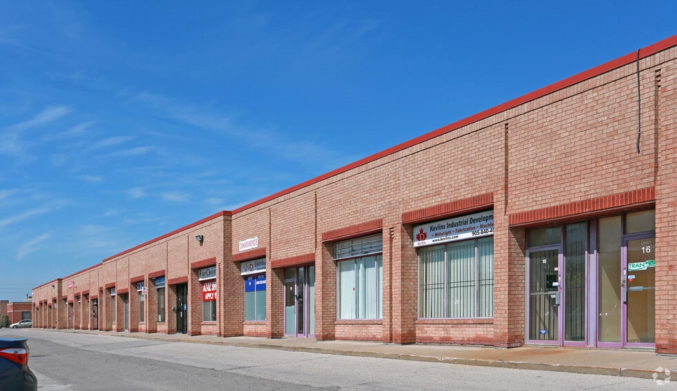 1365 Mid-way Blvd, Mississauga, ON à vendre - Photo du bâtiment - Image 2 de 6