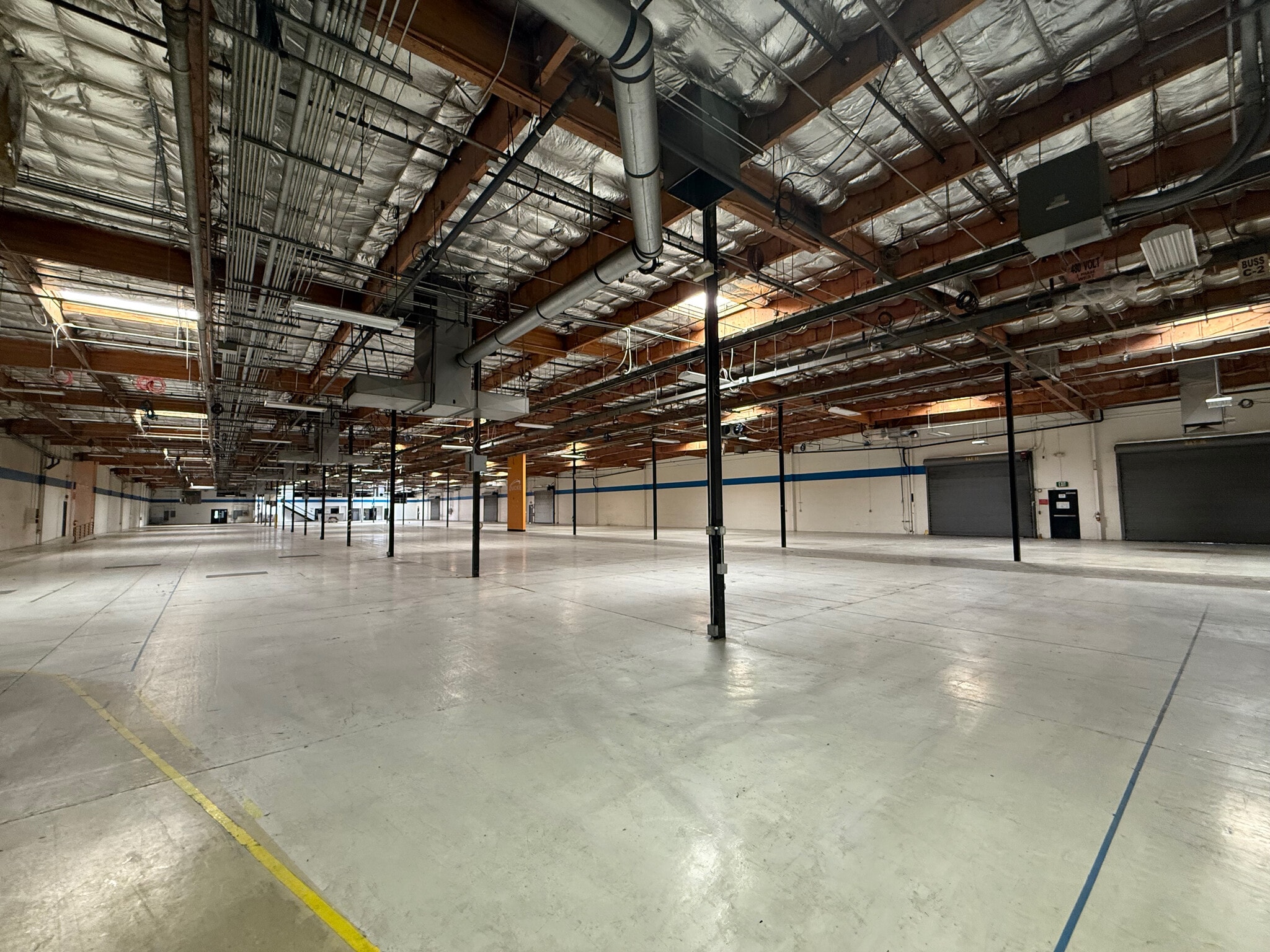 2842 N Business Park Ave, Fresno, CA for lease Building Photo- Image 1 of 2