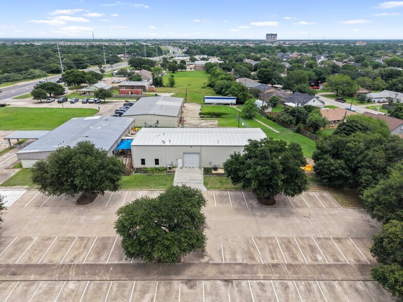 4232 Boonville Rd, Bryan, TX à louer - Photo du bâtiment - Image 2 de 13