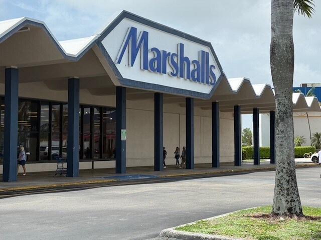 16051 S Dixie Hwy, Miami, FL à louer - Photo du bâtiment - Image 2 de 5