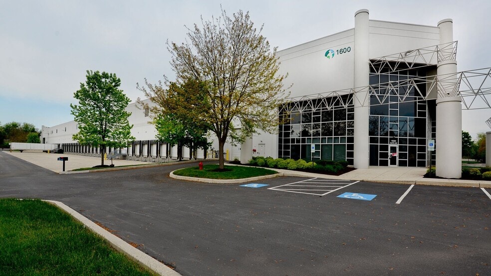 1600 Distribution Dr, Carlisle, PA for lease - Building Photo - Image 1 of 5