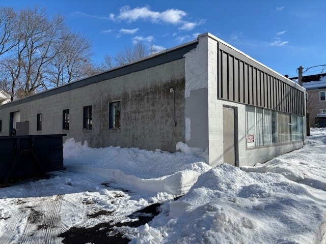 12 Pease Ave, Middletown, CT à louer Photo du bâtiment- Image 1 de 3