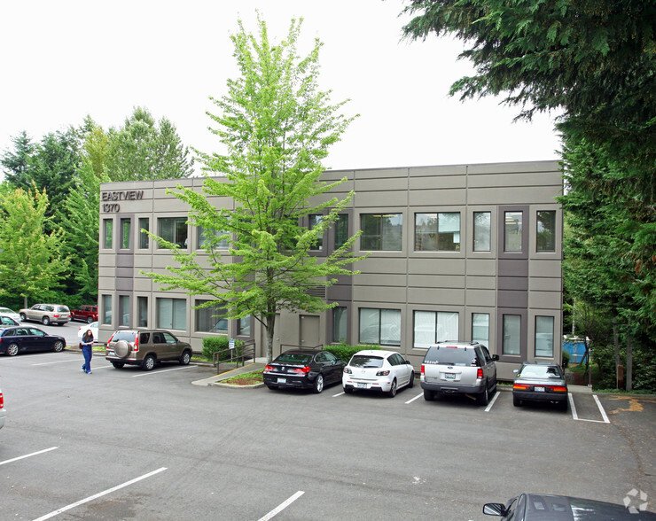 1370 116th Ave NE, Bellevue, WA for lease - Building Photo - Image 3 of 6