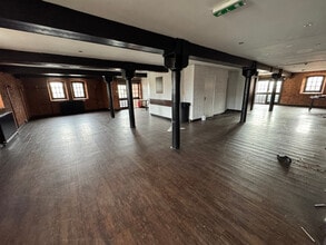 13 Hull Marina Warehouse, Hull for lease Interior Photo- Image 2 of 5