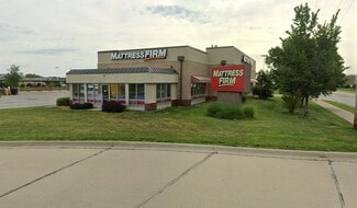 Plus de détails pour 3220 Iowa St, Lawrence, KS - Commerce de détail à vendre