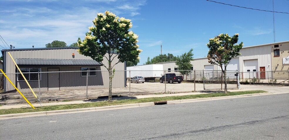 2430 Pennsylvania Ave, Madison, WI for lease - Building Photo - Image 2 of 8