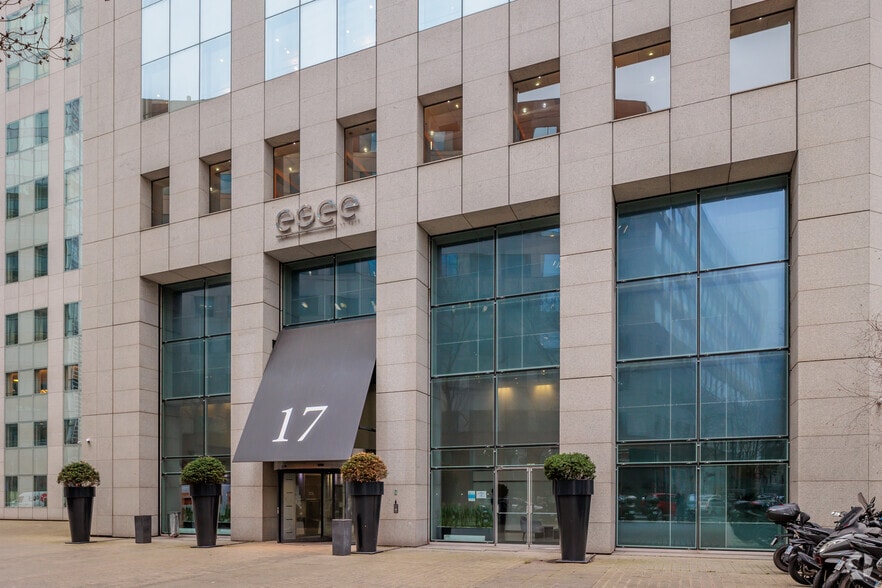 Office in Courbevoie for lease - Building Photo - Image 3 of 6