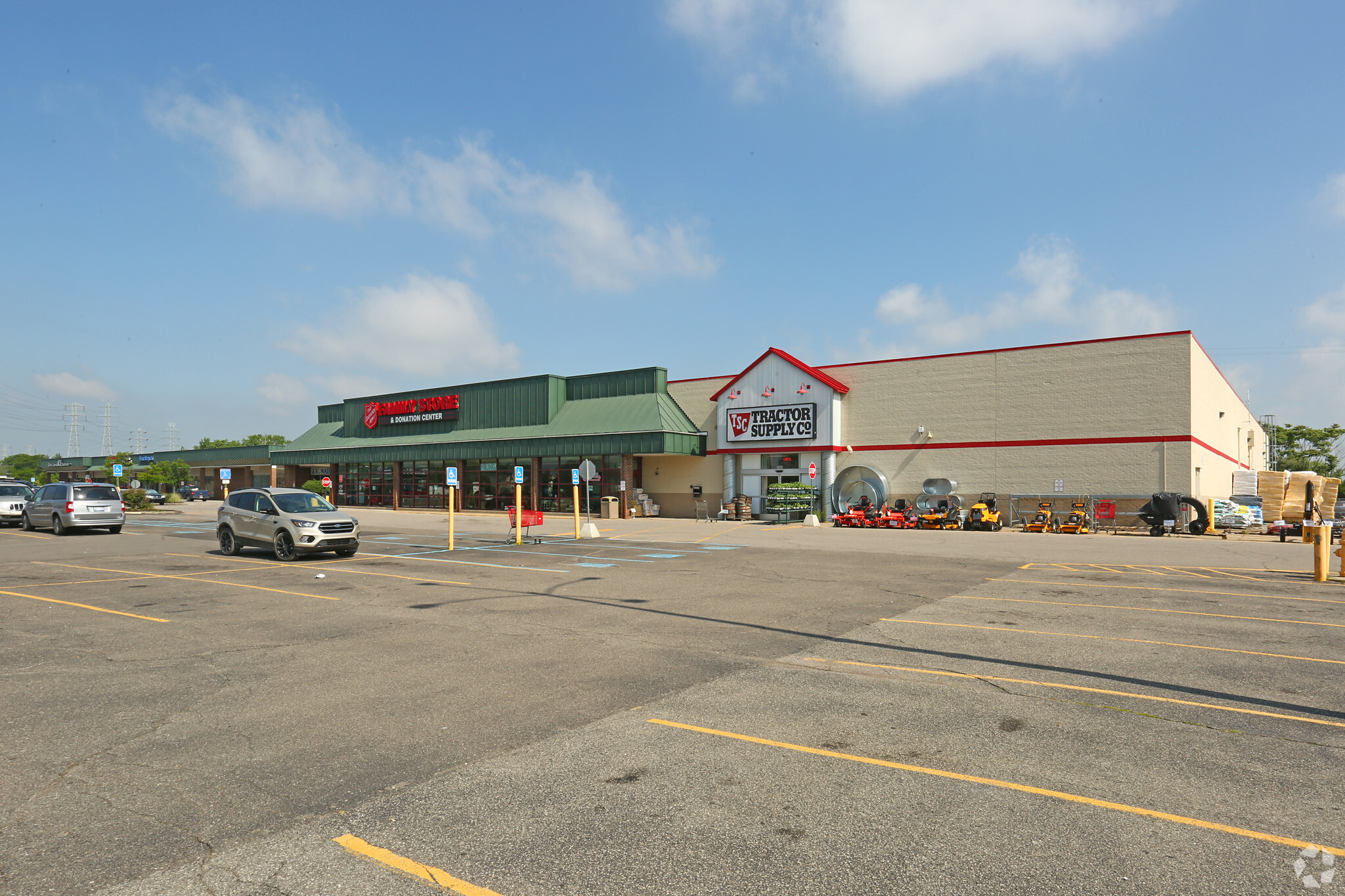 3000-3116 Van Horn Rd, Trenton, MI for lease Primary Photo- Image 1 of 12