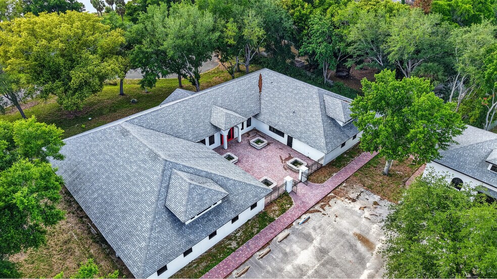 4129 United Ave, Mount Dora, FL à vendre - Photo du bâtiment - Image 2 de 6