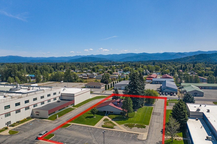 35 Litehouse Dr, Sandpoint, ID à vendre - Photo du bâtiment - Image 2 de 15