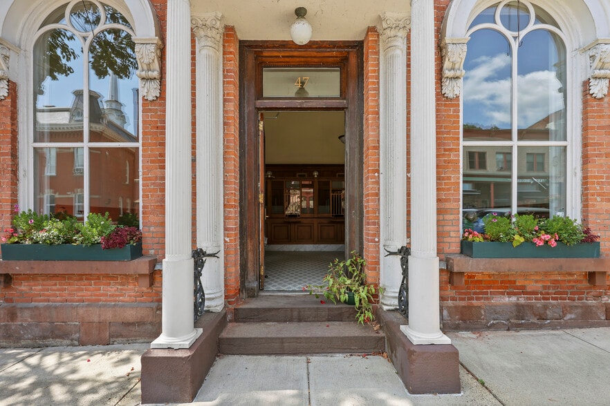 47 Main St, Lee, MA for sale - Building Photo - Image 3 of 24