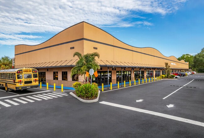 Plus de détails pour 1000 Innovation Ave, North Port, FL - Commerce de détail à vendre