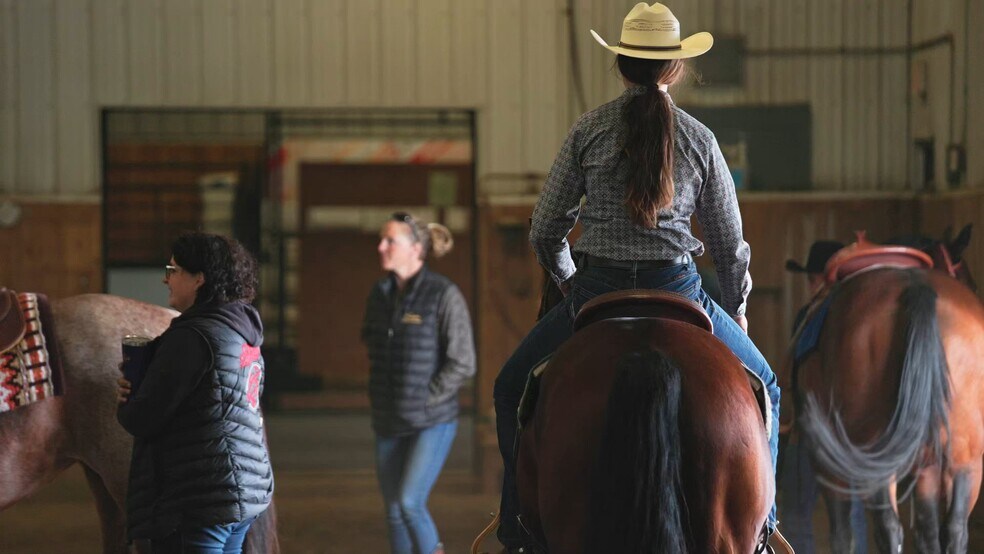 3245 Township Road 292, Madden, AB à vendre - Vidéo sur l’inscription commerciale - Image 2 de 27