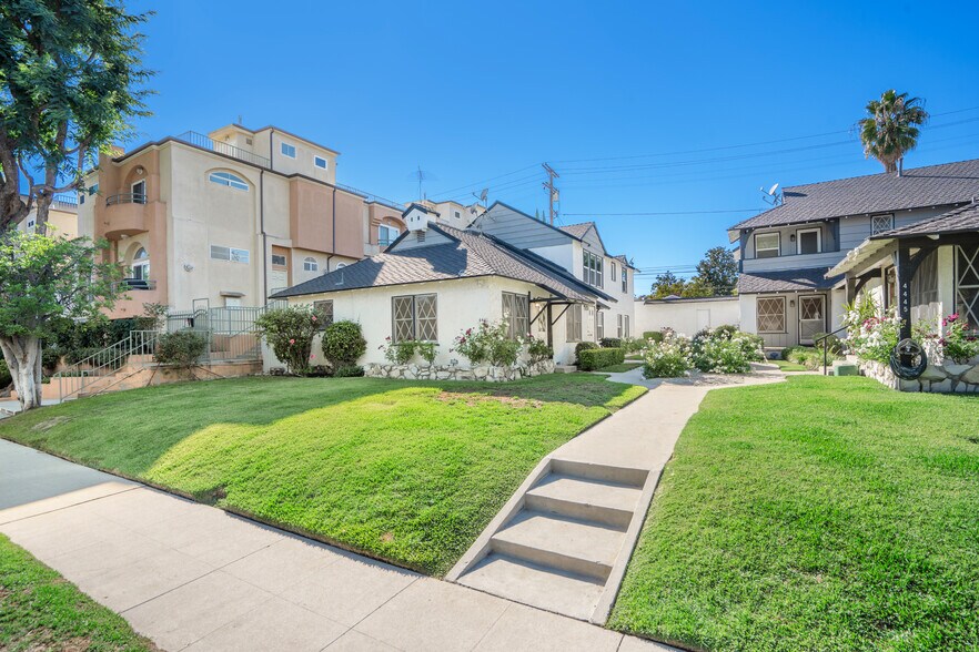 4441-45 Tujunga 4441-45 Tujunga ave, North Hollywood, CA à vendre - Photo du bâtiment - Image 2 de 34