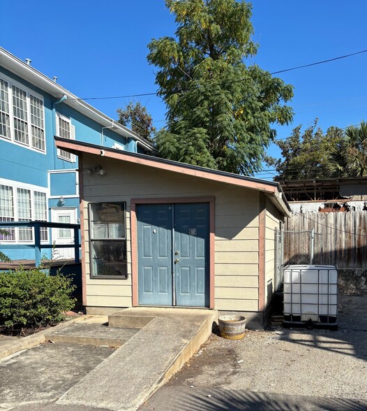 1815 San Pedro Ave, San Antonio, TX à vendre - Photo du bâtiment - Image 2 de 2