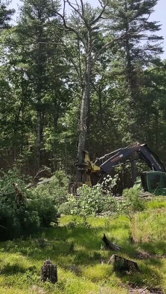 333 Pendleton Hill, Voluntown, CT à louer - Vidéo sur l’inscription commerciale - Image 2 de 16