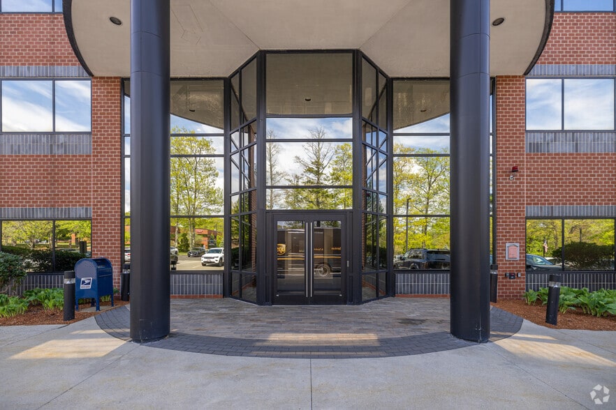 1 Highwood Dr, Tewksbury, MA for lease - Building Photo - Image 2 of 5