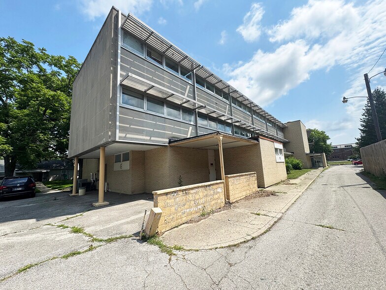 131 N Washington St, Marion, IN à vendre - Photo du bâtiment - Image 2 de 4