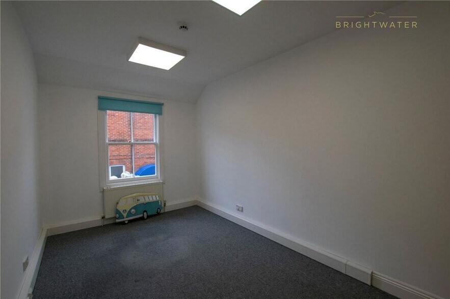 2 Southampton Rd, Ringwood for lease - Building Photo - Image 2 of 19