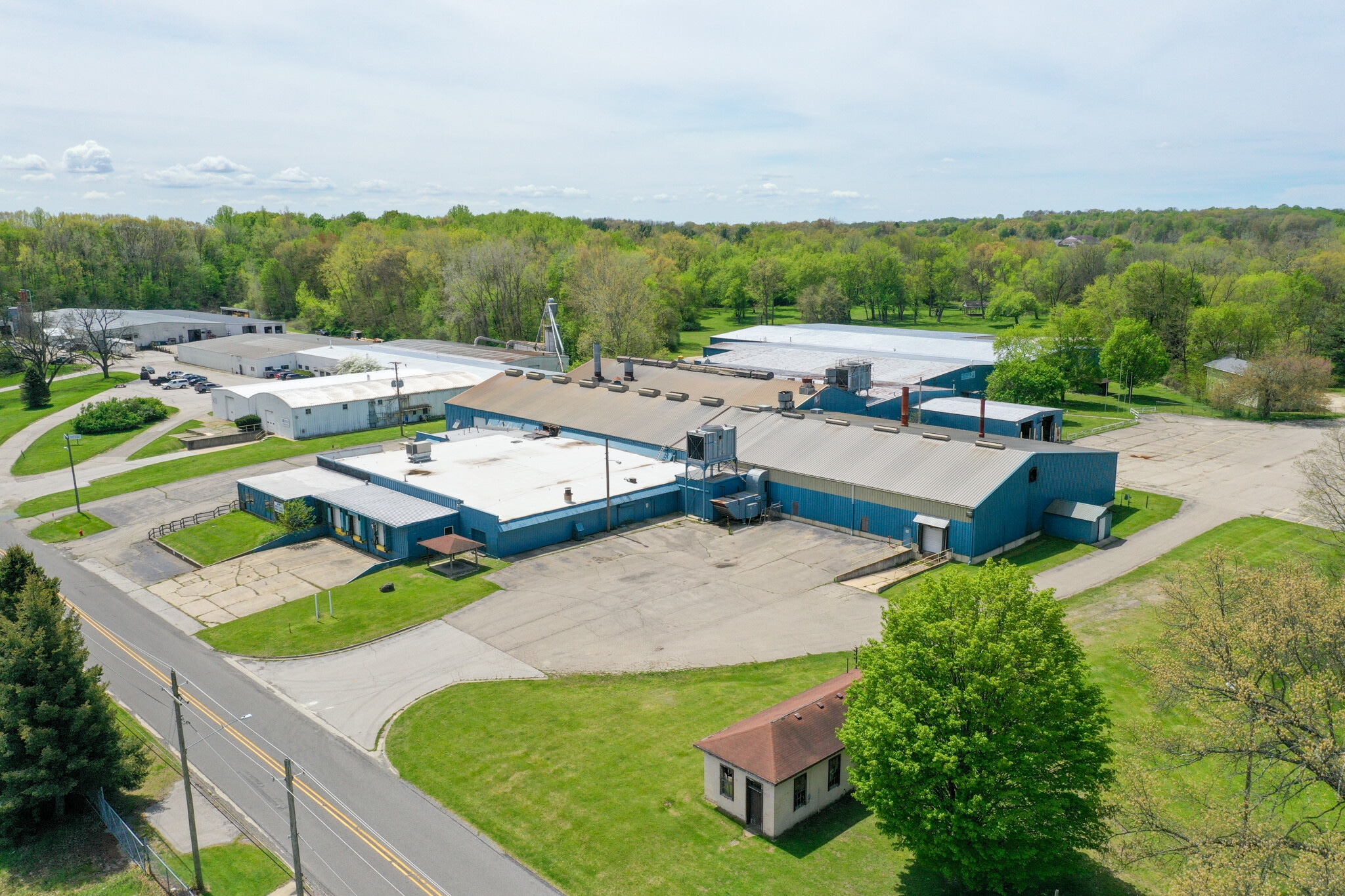 9886 N Tudor Rd, Berrien Springs, MI for sale Primary Photo- Image 1 of 19