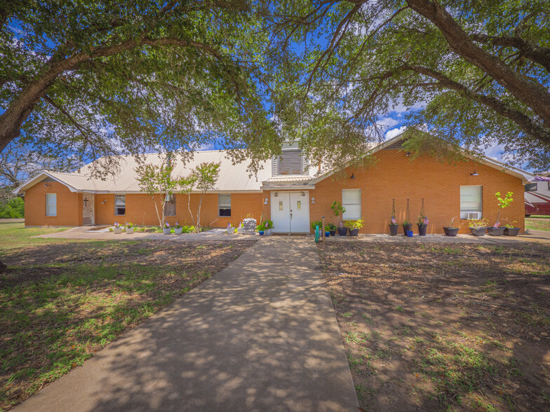 2565 Fm 2104, Paige, TX for sale - Primary Photo - Image 1 of 1