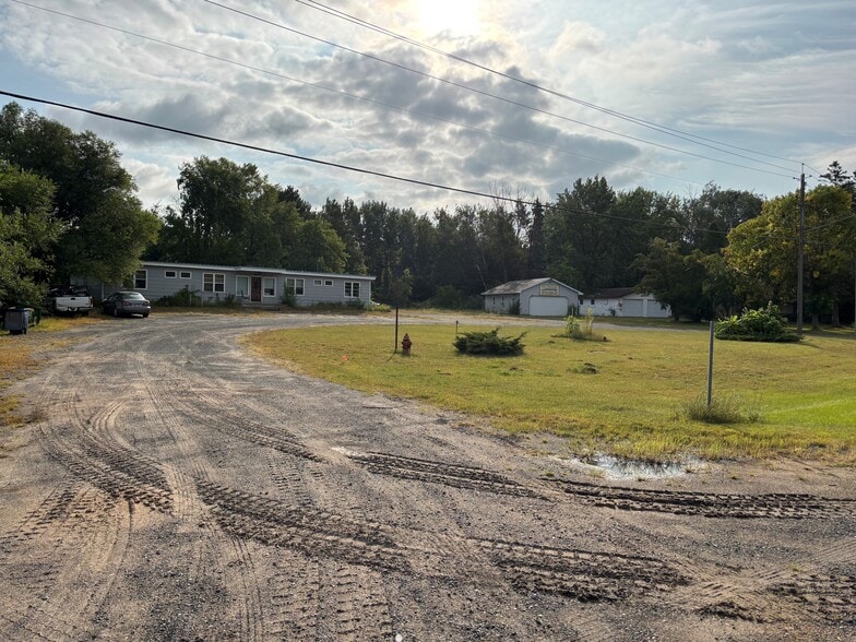 26237 Forest Blvd, Wyoming, MN for sale - Building Photo - Image 1 of 2