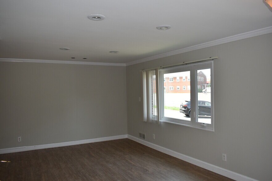 4119 Chatelain Rd, Annandale, VA for lease - Building Photo - Image 2 of 21