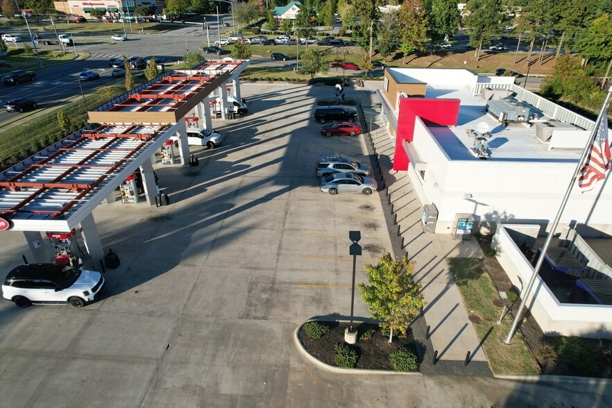 15617 Chenal Pky, Little Rock, AR for sale - Building Photo - Image 2 of 3