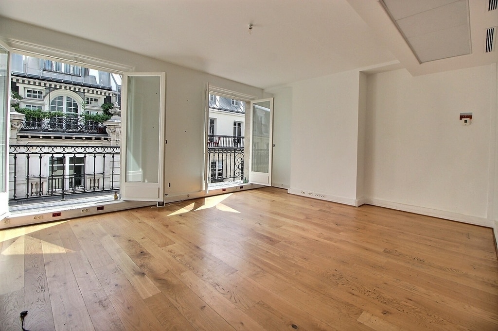 23 Rue Chauchat, Paris for lease Interior Photo- Image 1 of 11