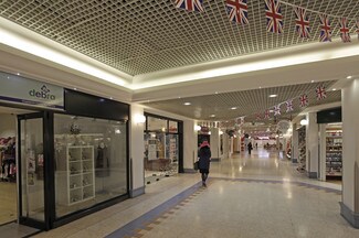 Plus de détails pour High St, Sutton - Commerce de détail à louer