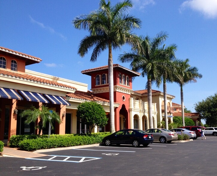 8200 Health Center Blvd, Bonita Springs, FL for lease - Building Photo - Image 3 of 13