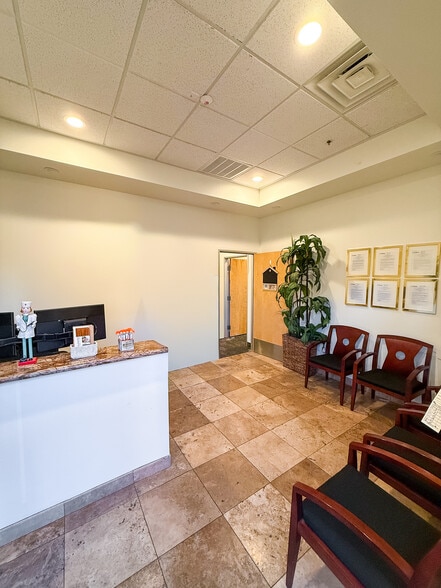 9494 W Flamingo Rd, Las Vegas, NV à vendre - Photo du bâtiment - Image 2 de 17