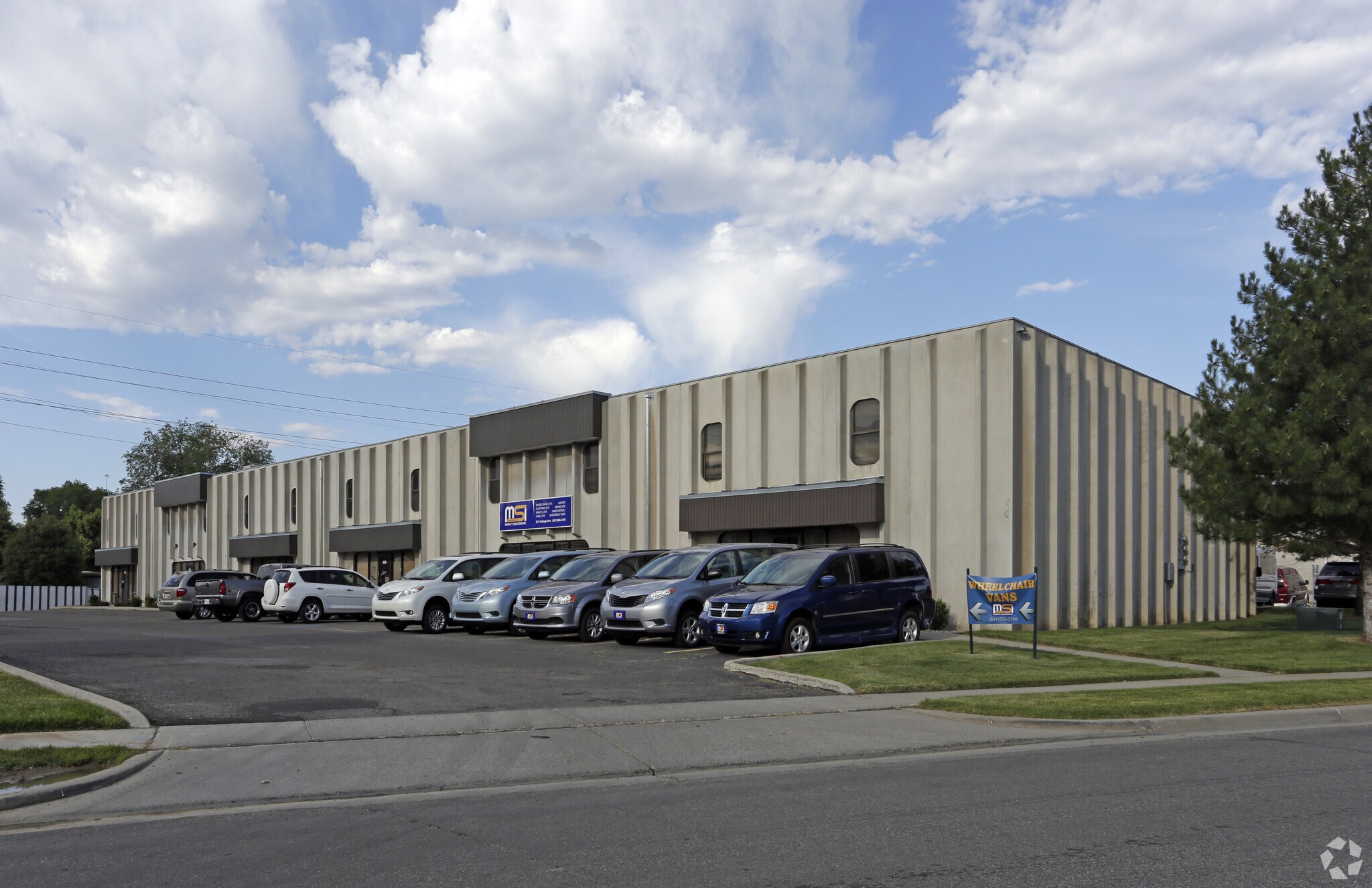 223-233 Cottage Ave, Sandy, UT for lease Primary Photo- Image 1 of 7