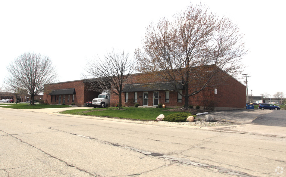 1232 W Capitol Dr, Addison, IL for lease - Building Photo - Image 3 of 5