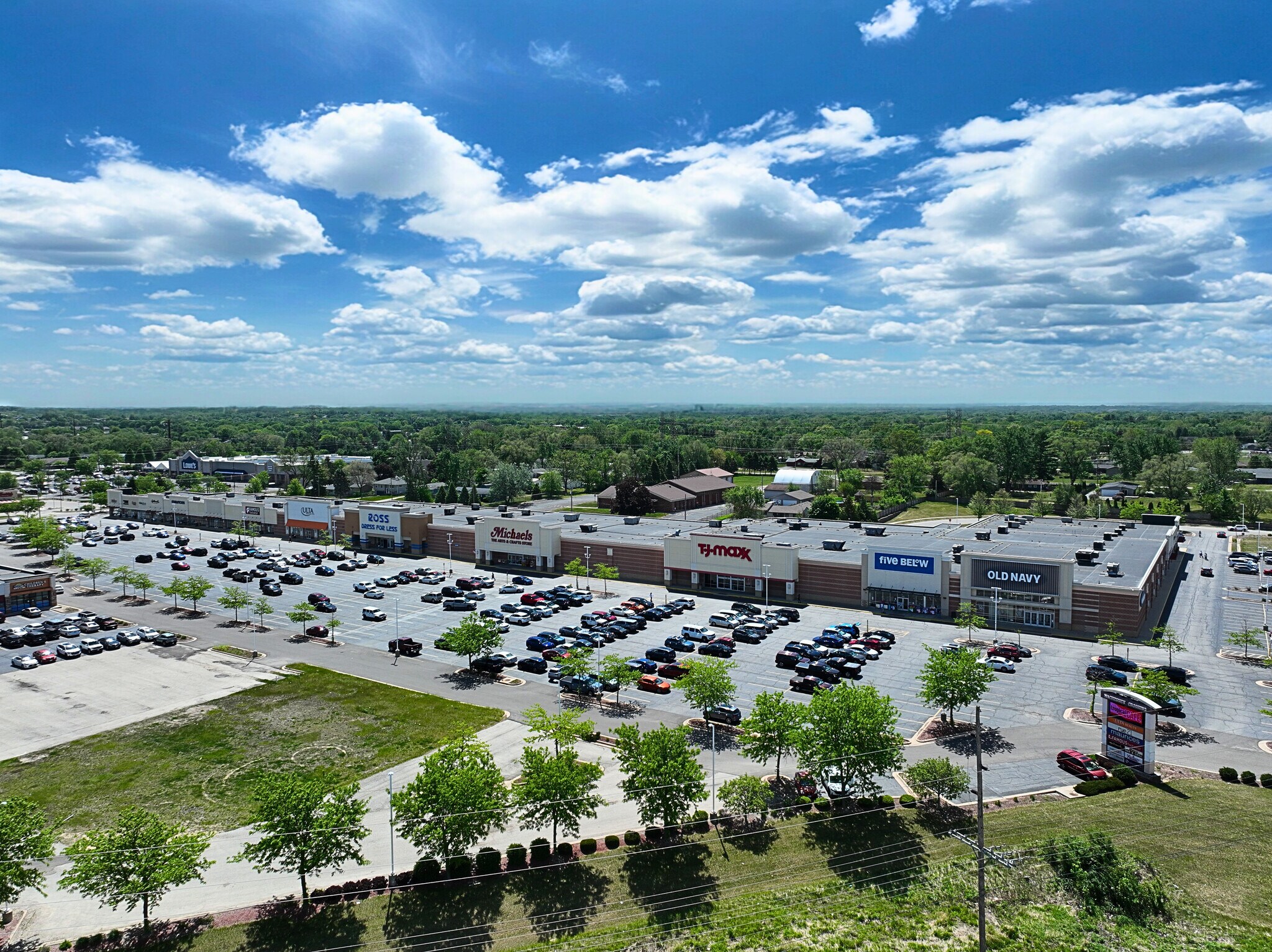 1017 W Lane Rd, Machesney Park, IL for lease Primary Photo- Image 1 of 6